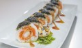 site Uramaki sem alga, com salmão, tempura de camarão, maionese japonesa